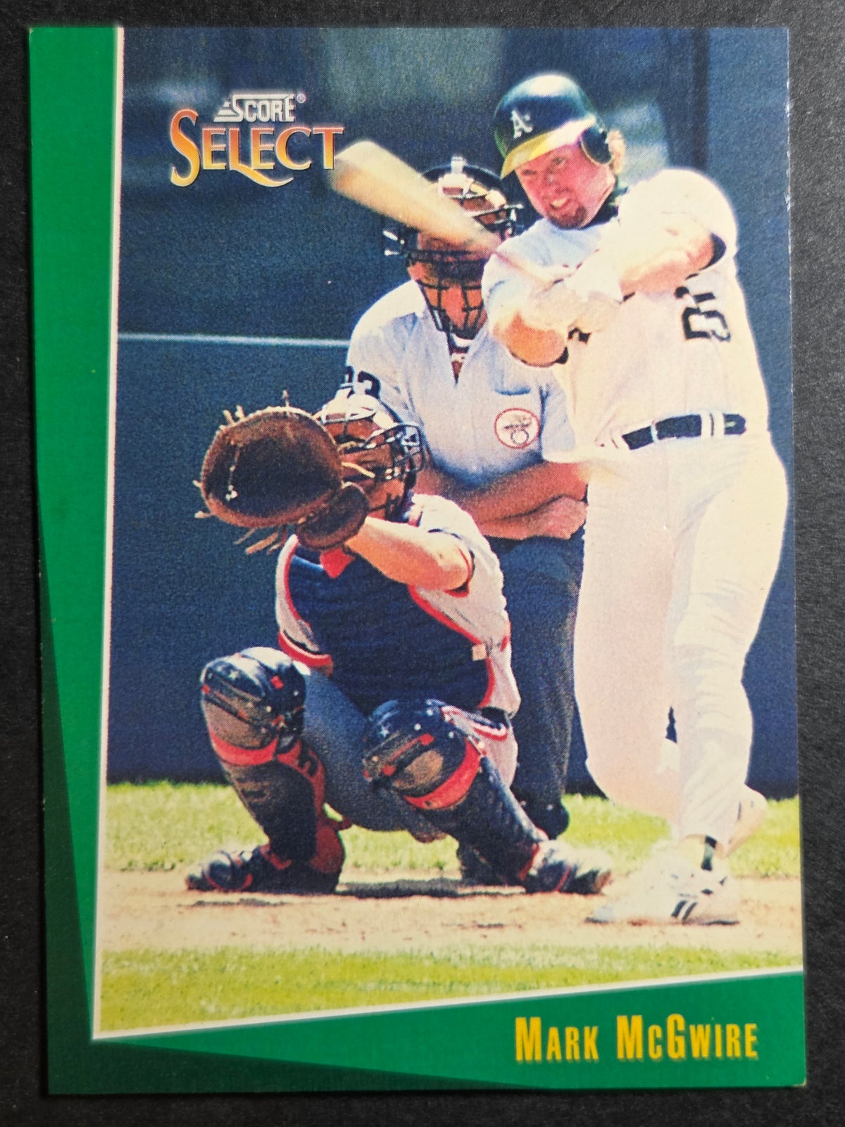1993 Select Mark McGwire #16 Oakland Athletics Near Mint or Better
